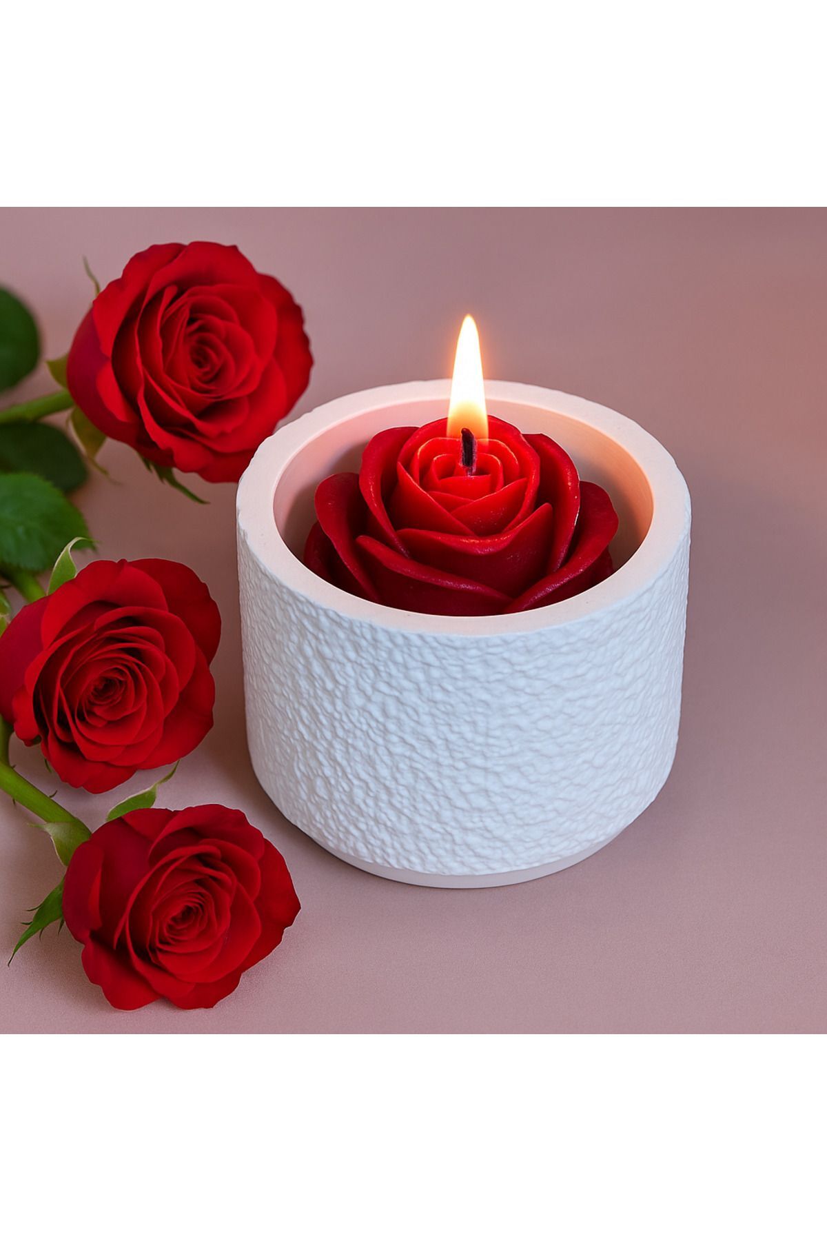 El Yapımı Kırmızı Gül Mum | Beton Saksı Tasarımında Romantik Dekoratif Mum | Aymumi Home