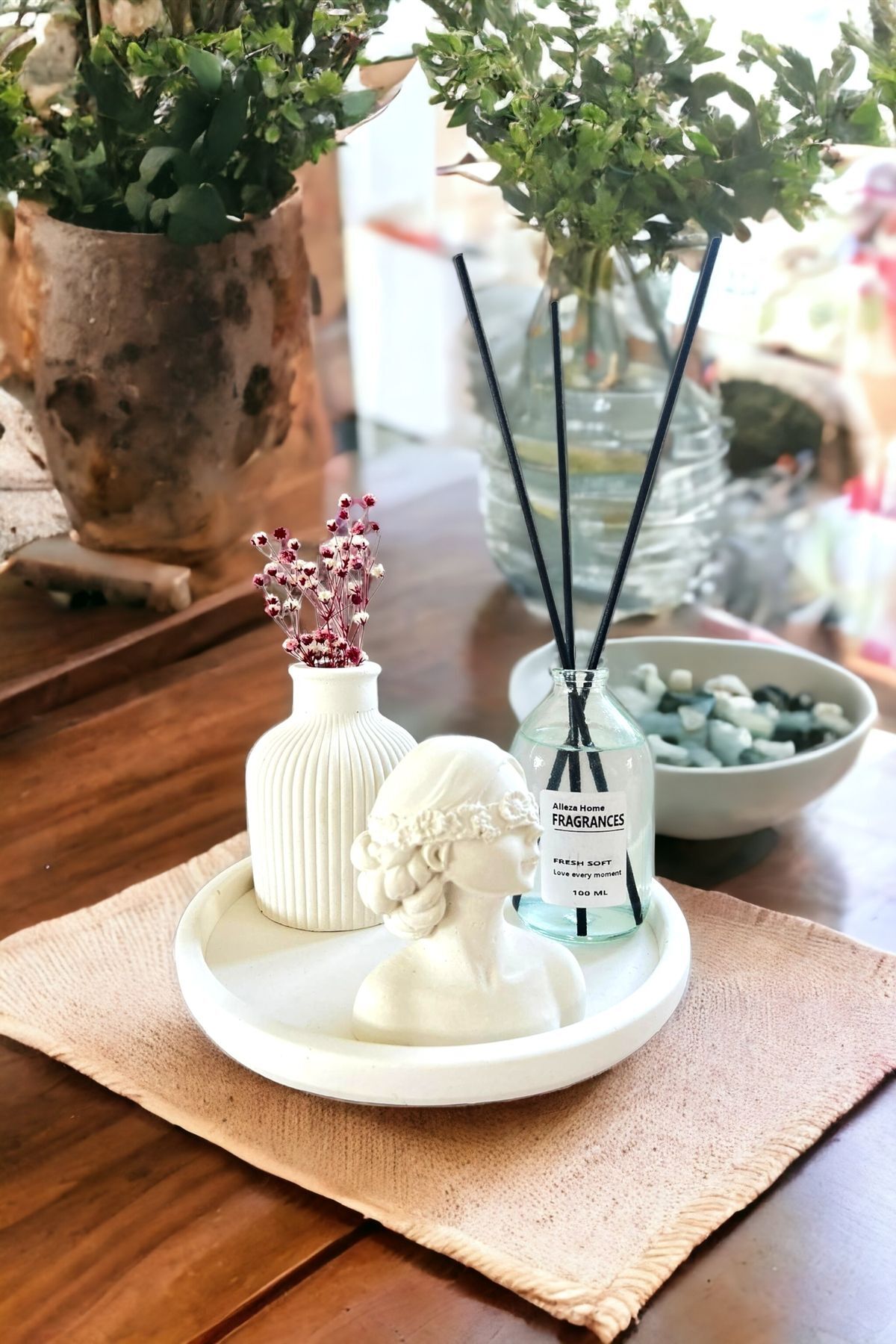 Dekoratif Çizgili Kuru Çiçek Pampas Vazosu Fresh Soft Oda Kokusu Kadın Figür Standlı Set